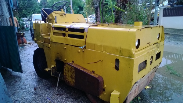 รถบดเล็ก4ตันนั่งขับ SAKAI ล้อเหล็ก-ล้อยาง พร้อมใช้ สภาพดี...