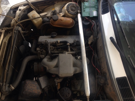 ขาย BMW E30 4dr 316i ปี2531 เกียธรรมดา สีขาว ขาย BMW E30 4dr 316i ปี2531 เกียธรรมดา สีขาว