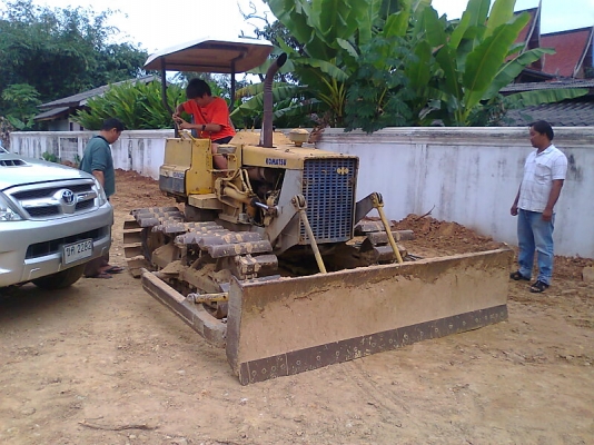 รถแทรคเตอร์ KOMATSU D20 PL-5 แรงดี ทำงานไว ประหยัดน้ำมัน ตัดราคาเหลือเพียง 1.4 แสนบาท.