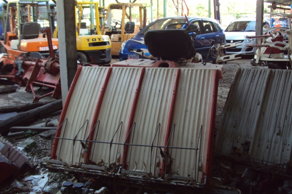 รถดำนา 4 แถว แบบนั่งขับ