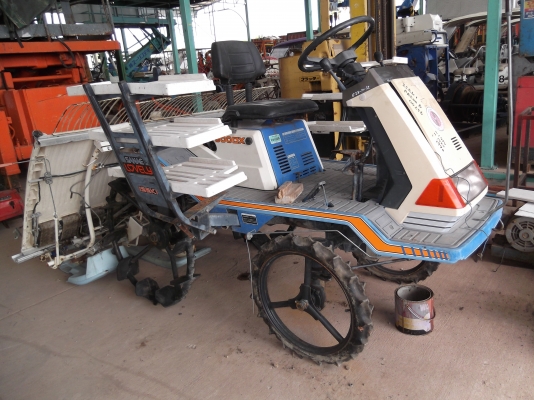 รถดำนา 4 แถว แบบนั่งขับ