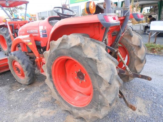 ขายคูโบต้า L3608 มือสองพร้อมใบมีดคานบนตราช้าง