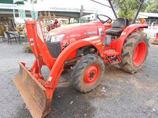 ขายคูโบต้า L3608 มือสองพร้อมใบมีดคานบนตราช้าง