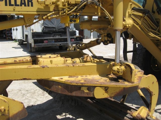 ขายรถเกรด Caterpillar 140G #72V1622 w/ scarifier 1993year 9559hrs รถจอดอยู่ที่โกดังในไทยค่ะ