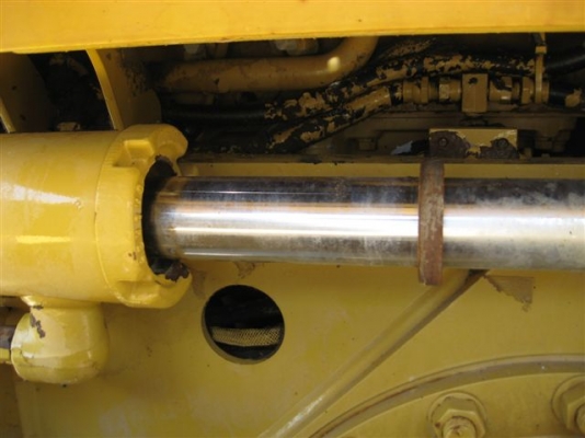 ขายรถเกรด Caterpillar 140G #72V1622 w/ scarifier 1993year 9559hrs รถจอดอยู่ที่โกดังในไทยค่ะ