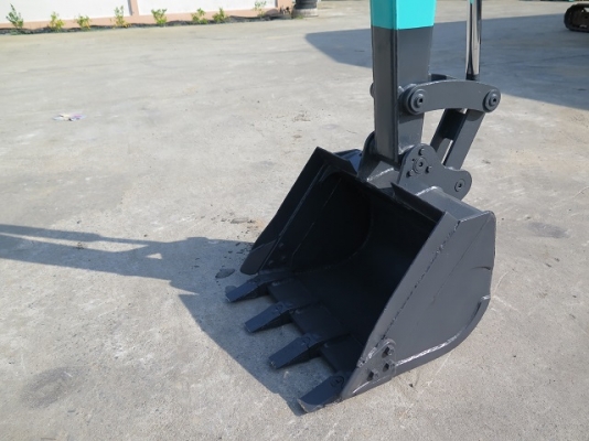 รถขุด แบคโฮล KOBELCO SK035 ทำสีใหม่ มือสองญี่ปุ่น นำเข้าเอง ยังไม่เคยใช้งานในไทย