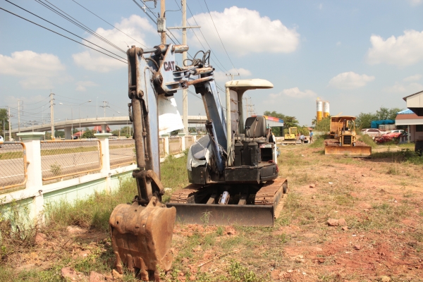 ขายแบคโฮ CAT เครื่องดีเซลล์ 4สูบ ราคา 280,000บาท