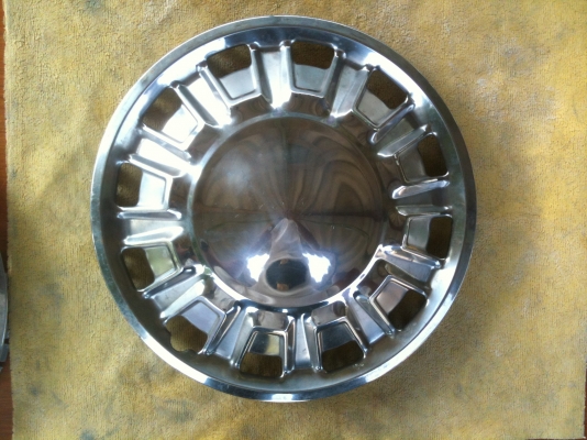 ฝาตบ โตโยต้า สแตนเลส สวยๆวิ๊งๆ  ของใหม่ เก่าเก็บ 1ชุด