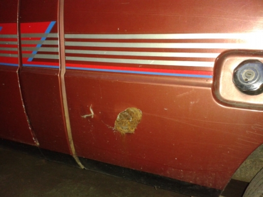 ขาย Mazda familia 1000 cc. เก็บงานให้ เลือกสีได้ 40,000 B.