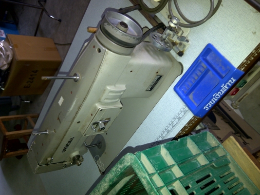 จักรเย็บติดกระดุม หรือปักด้วยมือ อุตสาหกรรม(มี2หลัง)