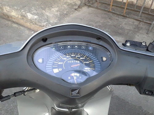 Wave 125 r ปี 49 สีเทา ดำ กุญแจ 2 ชั้น รถบ้าน สภาพเดิมๆ เครื่องดี ไม่หลวม เอกสารครบ