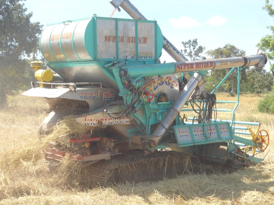 ขายรถเกี่ยวไทยเจริญ 260 แรงม้าลดสุดๆ1,170,000บาทเจ้าของขายเอง ขายรถเกี่ยวไทยเจริญ 260 แรงม้าลดสุดๆ1,170,000บาทเจ้าของขายเอง