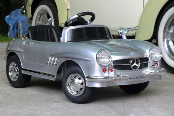 ขายแล้วค่ะ ขอบคุณ truck2hand ค่ะ Benz SL 300 รถไฟฟ้าเด็กเปิดประทุน สวยๆขับได้ โชว์ได้ ราคาไม่แรงครับ