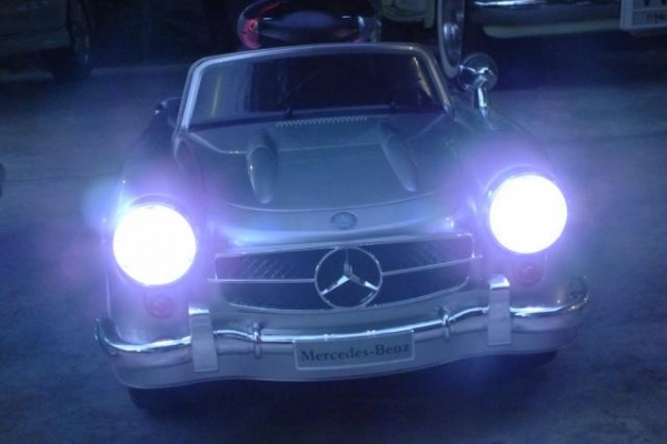 ขายแล้วค่ะ ขอบคุณ truck2hand ค่ะ Benz SL 300 รถไฟฟ้าเด็กเปิดประทุน สวยๆขับได้ โชว์ได้ ราคาไม่แรงครับ