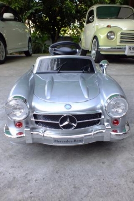 ขายแล้วค่ะ ขอบคุณ truck2hand ค่ะ Benz SL 300 รถไฟฟ้าเด็กเปิดประทุน สวยๆขับได้ โชว์ได้ ราคาไม่แรงครับ