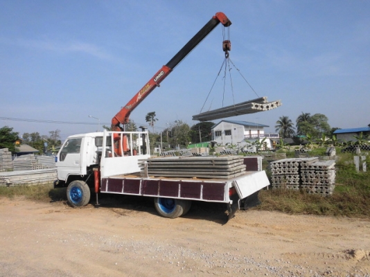 พี่ ที่สั่งผม ประกอบรถ เครน ไว้ใกล้ เสร็จ แล้วครับ ใช้งานได้ดี มากครับ ทดสอบแล้ว