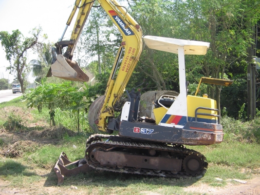 รถขุด Yanmar B37 สภาพสวยพร้อมใช้งาน