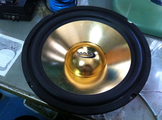 ส่ง EMS ให้คุณคัมภีร์ จ.ตราด เรียบร้อยแล้วครับ เลขที่ EMS EK 2332 4243 3 TH ขอบคุณมากครับ ขาย ดอกลำโพง 10 นิ้ว 1 ดอก ตามรูป 250 บาท ต่อรองได้ ทางแยกสามพราน นครปฐม