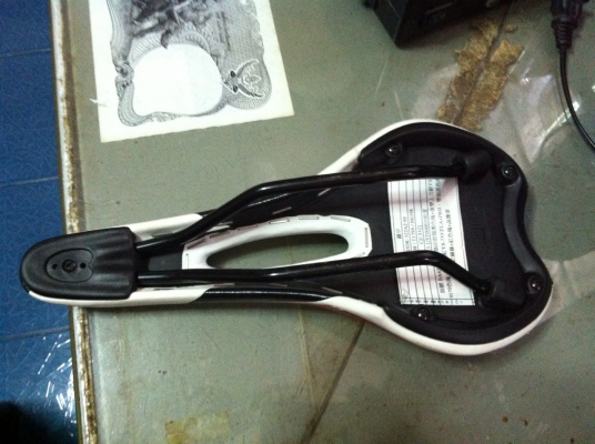 ส่ง EMS ด่วน ให้คุณหมู จ.ระยอง เรียบร้อยแล้ว เลขที่ EMS EK 1877 0125 9 TH ขอบคุณมากครับ ขาย เบาะจักรยาน LA แท้ ตามรูป ราคาต่อรองได้ ทางแยกสามพราน นครปฐม