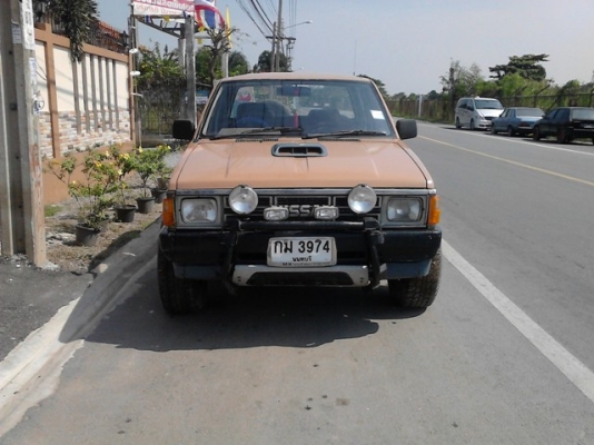 ขาย Nissan Big-m สภาพพร้อมใช้ 4ประตู เครื่องเบนซิล ติดแก๊สราคา67,000 บาท ขาย Nissan Big-m สภาพพร้อมใช้ 4ประตู เครื่องเบนซิล ติดแก๊สราคา67,000 บาท