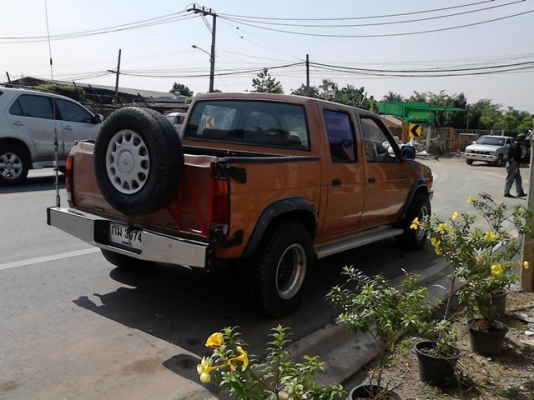 ขาย Nissan Big-m สภาพพร้อมใช้ 4ประตู เครื่องเบนซิล ติดแก๊สราคา67,000 บาท ขาย Nissan Big-m สภาพพร้อมใช้ 4ประตู เครื่องเบนซิล ติดแก๊สราคา67,000 บาท