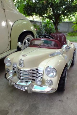 ขายแล้วค่ะ ขอบคุณ truck2hand ค่ะ รถไฟฟ้า Chevy 1947 เด็กเล่นสวยมาก