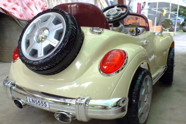 ขายแล้วค่ะ ขอบคุณ truck2hand ค่ะ รถไฟฟ้า Chevy 1947 เด็กเล่นสวยมาก