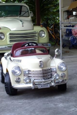 ขายแล้วค่ะ ขอบคุณ truck2hand ค่ะ รถไฟฟ้า Chevy 1947 เด็กเล่นสวยมาก