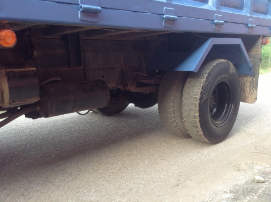 ISUZU NPR หกล้อดัมพ์ ISUZU NPR หกล้อดัมพ์