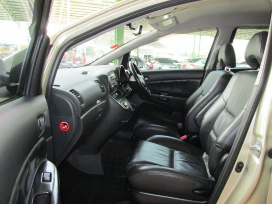 TOYOTA WISH 2.0  AT ปี 2006