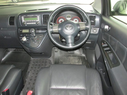 TOYOTA WISH 2.0  AT ปี 2006