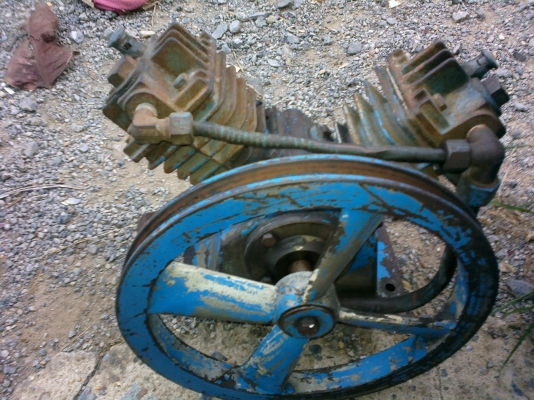 ขายหัวปั๊มลม 1/2 แรง ยี่ห้อ HERO 2 สูบ