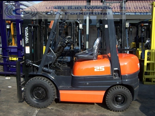 ขายรถ โฟล์คลิฟท์ TOYOTA รุ่น 6-FD25