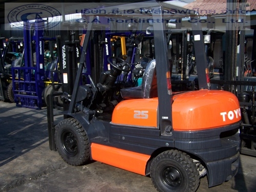 ขายรถ โฟล์คลิฟท์ TOYOTA รุ่น 6-FD25