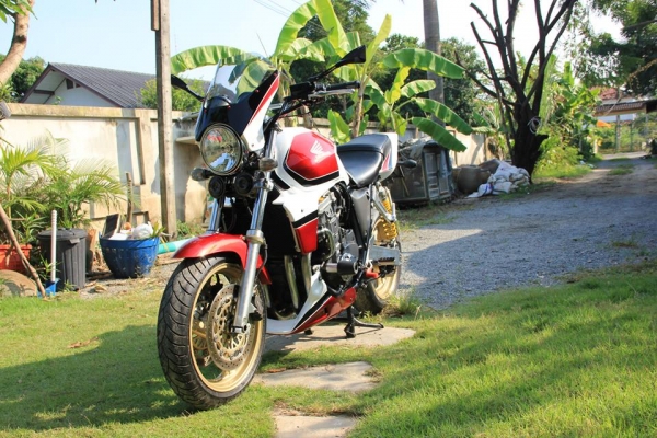 ขาย Honda Cb1000 ปี1997 เก็บงานใหม่หมดทั้งคัน ท่อสูตร ทะเบียนพร้อมโอน