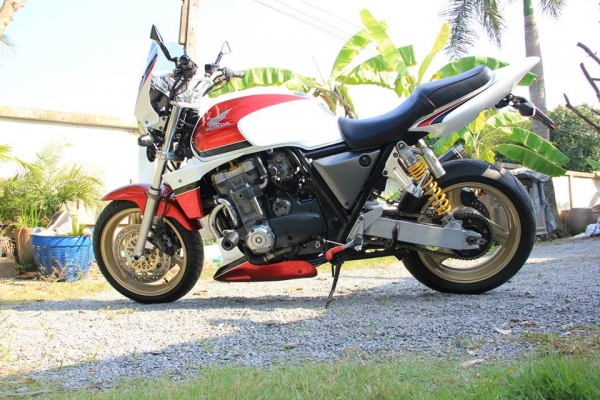 ขาย Honda Cb1000 ปี1997 เก็บงานใหม่หมดทั้งคัน ท่อสูตร ทะเบียนพร้อมโอน