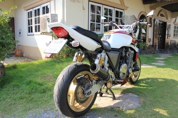 ขาย Honda Cb1000 ปี1997 เก็บงานใหม่หมดทั้งคัน ท่อสูตร ทะเบียนพร้อมโอน