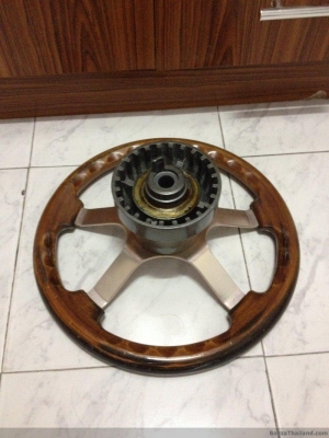 ขายพวงมาลัยไม้ sport line made in italy 14นิ้ว พร้อมคอใส่ BMW e30 สภาพสวย ราคา2500บาท โทร0875077464โส กทม ขายพวงมาลัยไม้ sport line made in italy 14นิ้ว พร้อมคอใส่ BMW e30 สภาพสวย ราคา2500บาท โทร0875077464โส กทม