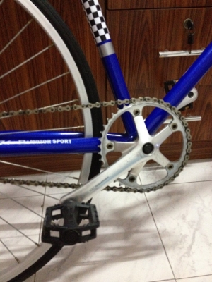 ขายจักรยานฟิกเกียร วินเทจ สีน้ำเงิน ล้อ700c จานหน้าSHIMANO 600 คอจุ่ม มีเบรคหหน้า-หลัง สภาพสวย ราคา7900บาท โทร0875077464โส