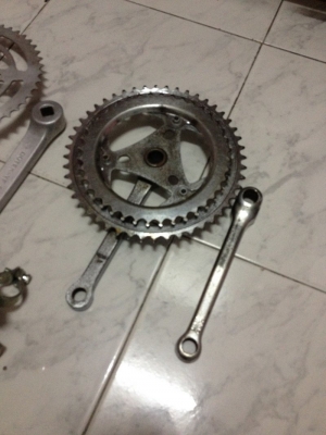 1ขายจานหน้า วินเทจ DOT EK-DK5-170 สีเงิน 48ฟัน ราคา600บาท 2ขายจานหน้า วินเทจ Y.S.C TAIWAN สีเงิน 48ฟัน ราคา500บาท 3 ขายสับจานหน้า SHIMANO FD-TY05 ราคา200บาท โทร0875077464โส กทม