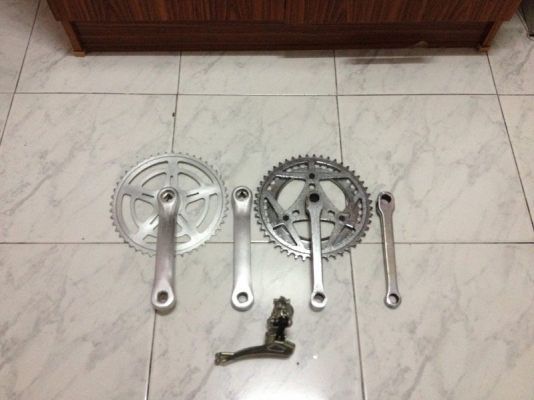 1ขายจานหน้า วินเทจ DOT EK-DK5-170 สีเงิน 48ฟัน ราคา600บาท 2ขายจานหน้า วินเทจ Y.S.C TAIWAN สีเงิน 48ฟัน ราคา500บาท 3 ขายสับจานหน้า SHIMANO FD-TY05 ราคา200บาท โทร0875077464โส กทม