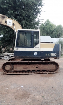 ขายรุแบคโฮ KOMATSU สภาพพร้อมใช้งาน