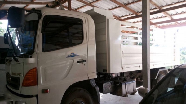 รถฮีโน่ 6 ล้อดั้ม 170 แรงม้า ปี 50 ( รถวิ่ง 4x,xxx กม. )   สนใจติ ดต่อ 081 - 6079515