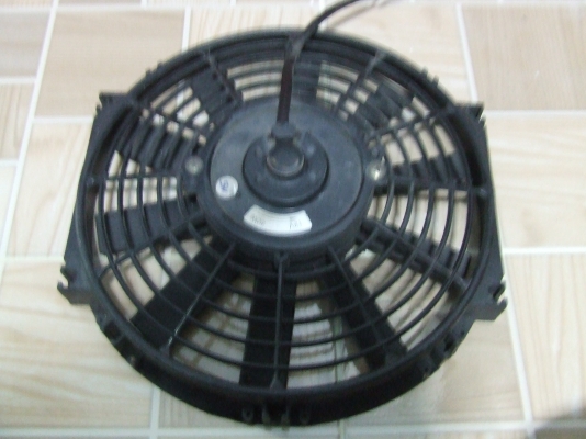 ขายพัดลมระบายความร้อนไฟ12V  หน้า10นิ้ว