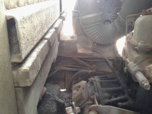 รถฮีโน่ 10 ล้อ ท้ายลาด KT920.  168 แรงม้า.  สนใจติดต่อ 081 - 6079515