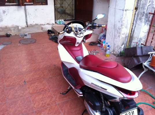 ขาย pcx150 ขาว/แดง 55,000.-