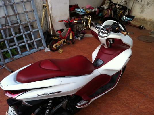 ขาย pcx150 ขาว/แดง 55,000.-