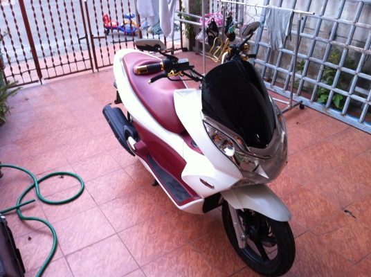 ขาย pcx150 ขาว/แดง 55,000.-