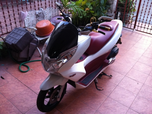 ขาย pcx150 ขาว/แดง 55,000.-
