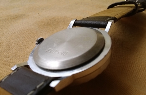 นาฬิการัสเซีย USSR ไขลาน สองเข็มครึ่ง ขนาด 36มม.(รวมเม็ด) เรือน stainless สายหนังใหม่ สภาพ 95\%